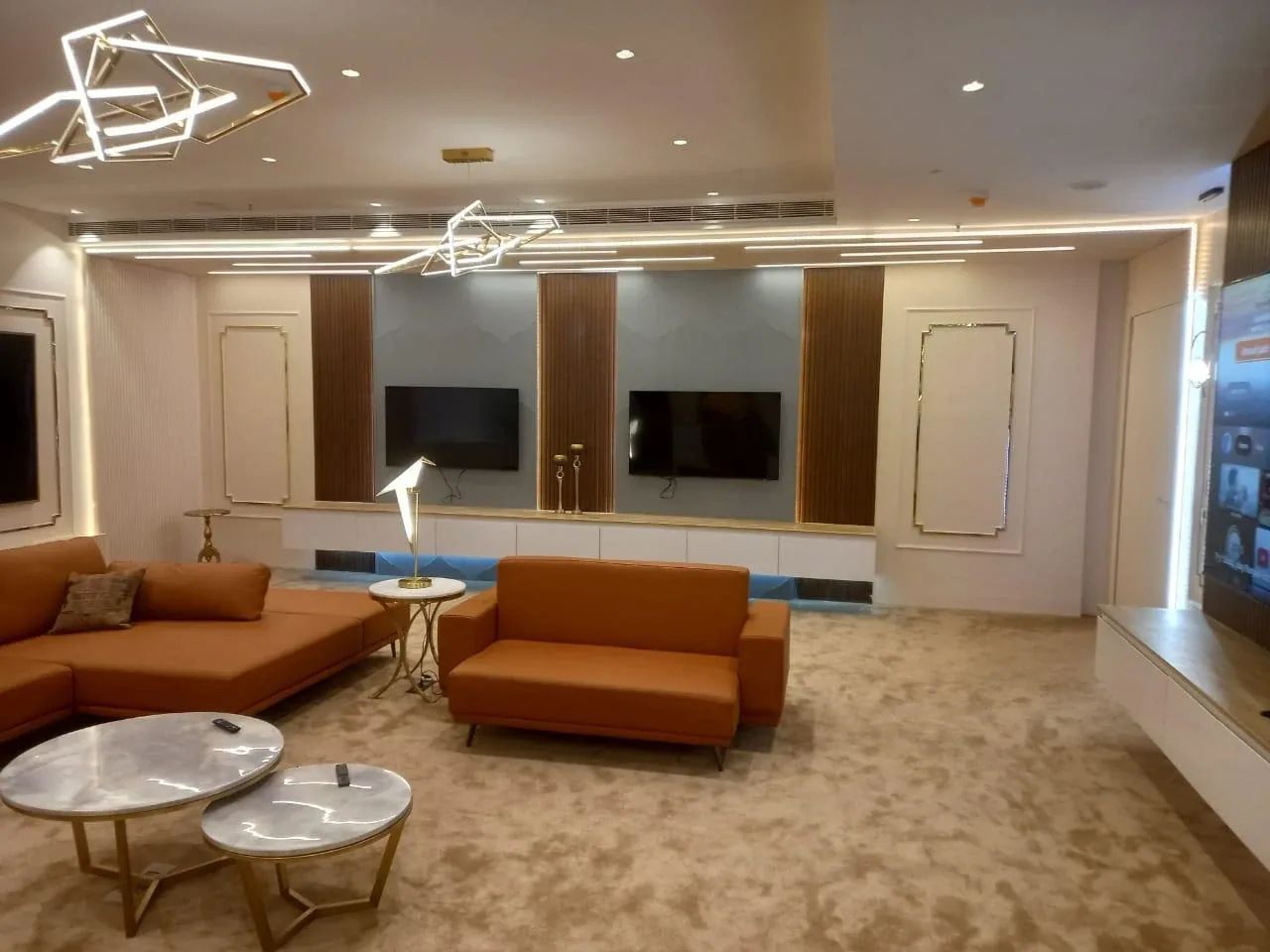 Zee5 Entertainment – Designer Lounge